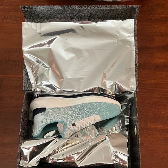 NWT Peter Millar Women’s Hyperlight Apollo Casual Sneakers - Picture 2 of 7